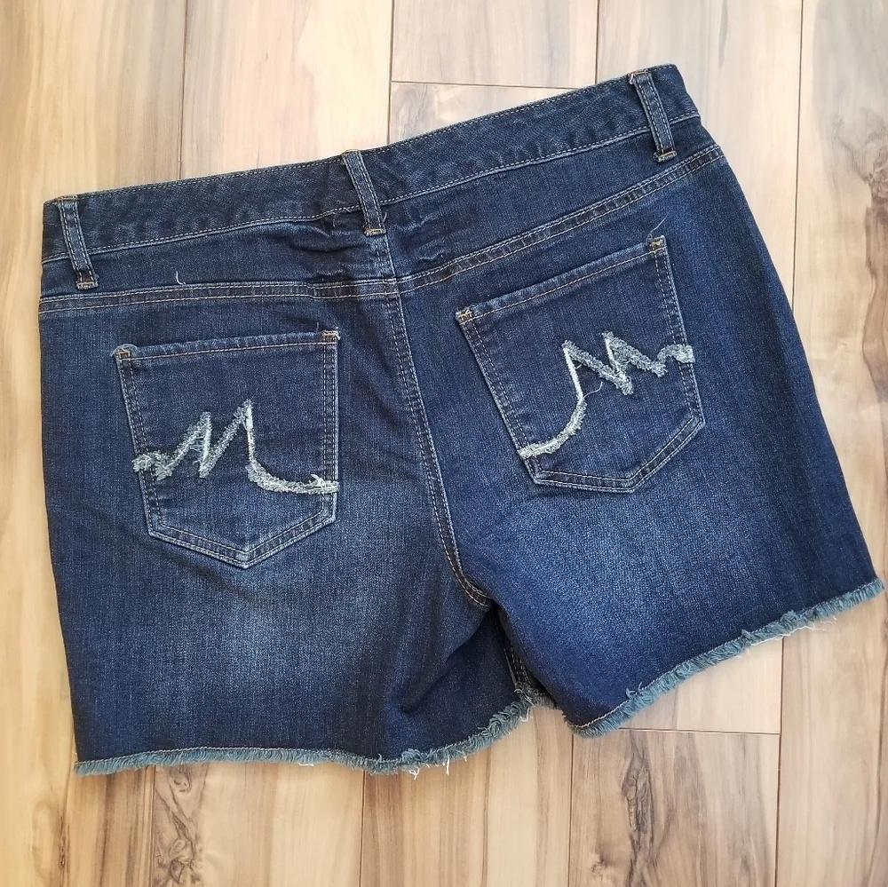 Maurices Raw‎ Hem Denim Jean Shorts 9/10 Dark Wash Denim Short
